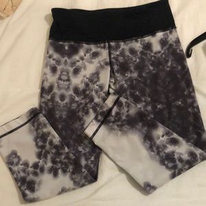 Lululemon cropped legging size 2/4